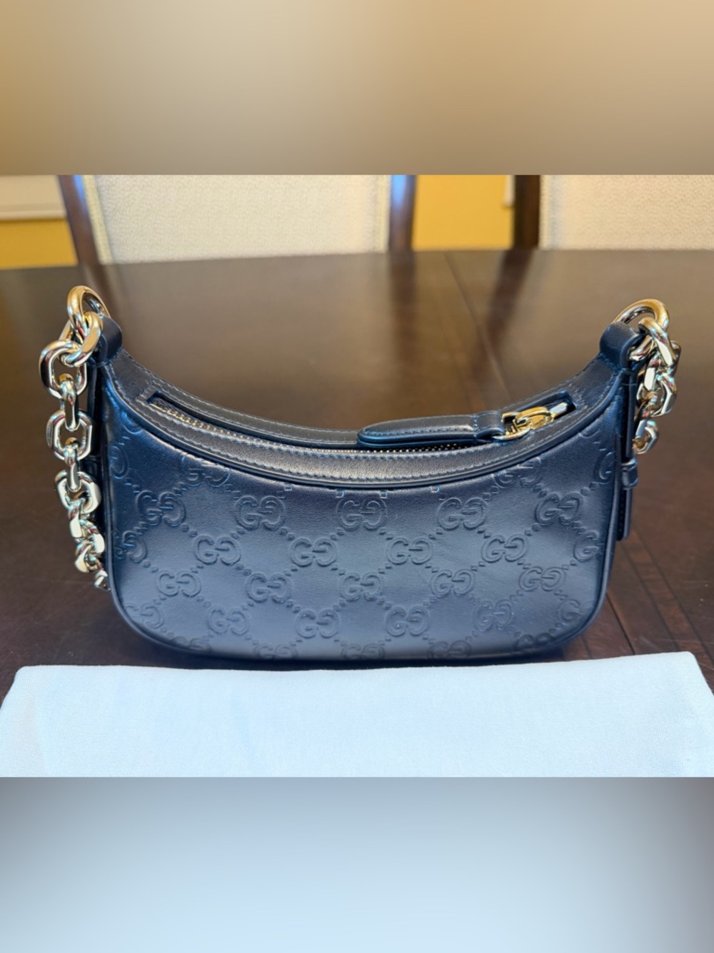 New Authentic Gucci GG Logo Embossed Leather Shoulder Bag Black - Picture 9 of 15